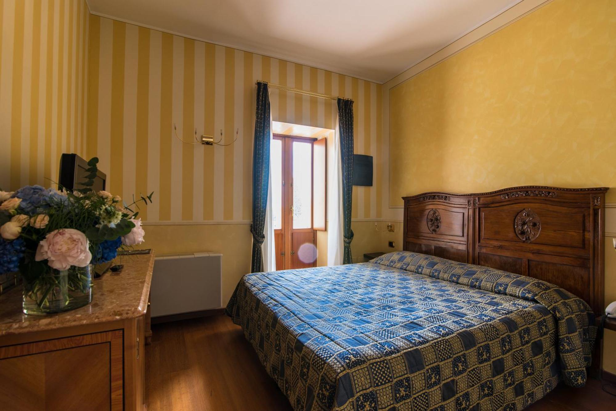 Hotel Porta Del Sole โซยาโน เดล ลาโก ภายนอก รูปภาพ
