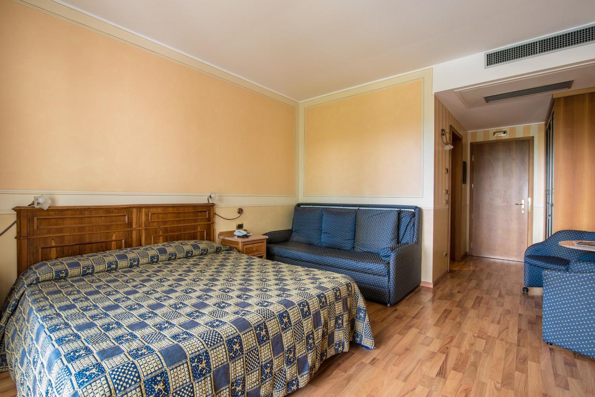 Hotel Porta Del Sole โซยาโน เดล ลาโก ภายนอก รูปภาพ