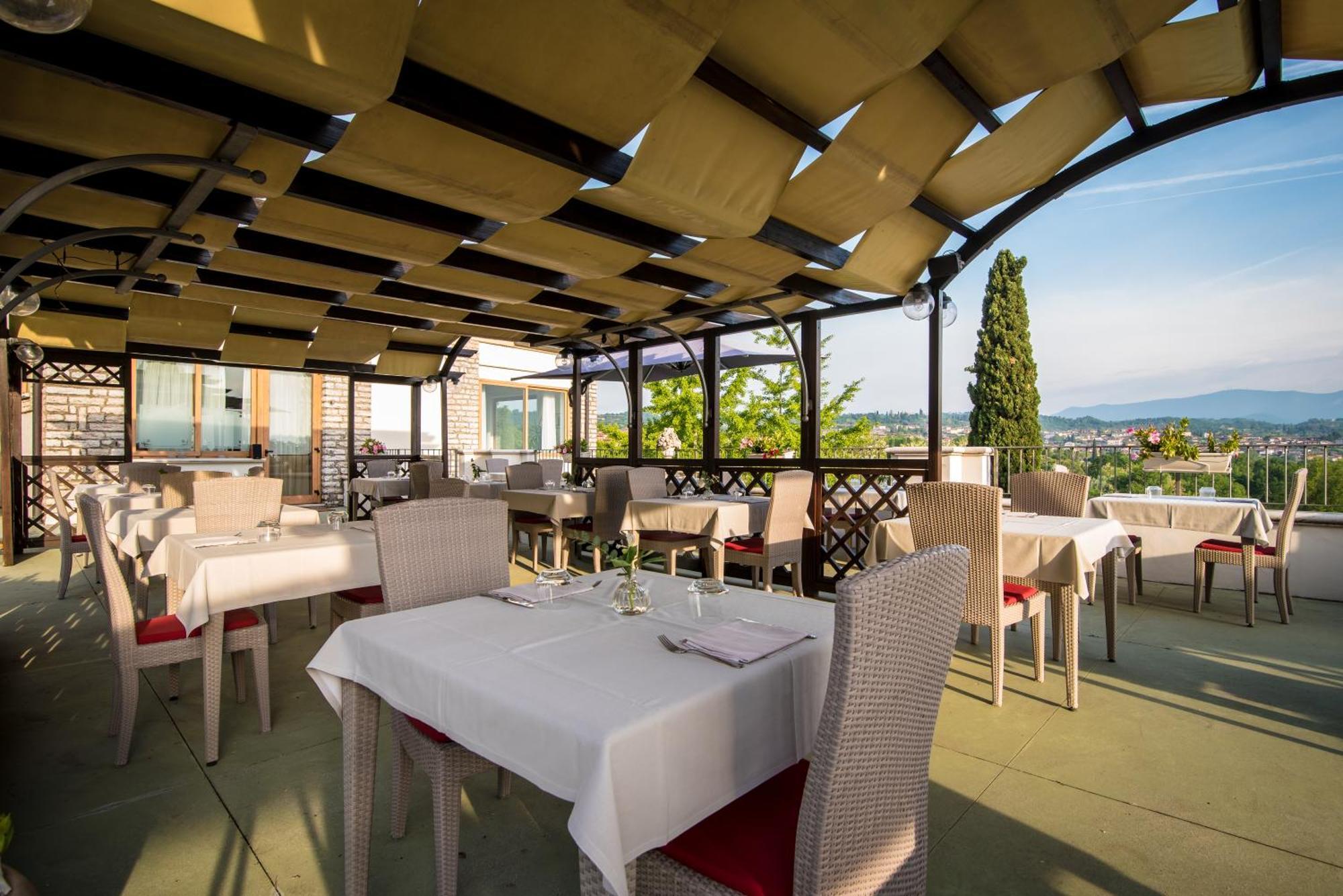 Hotel Porta Del Sole โซยาโน เดล ลาโก ภายนอก รูปภาพ