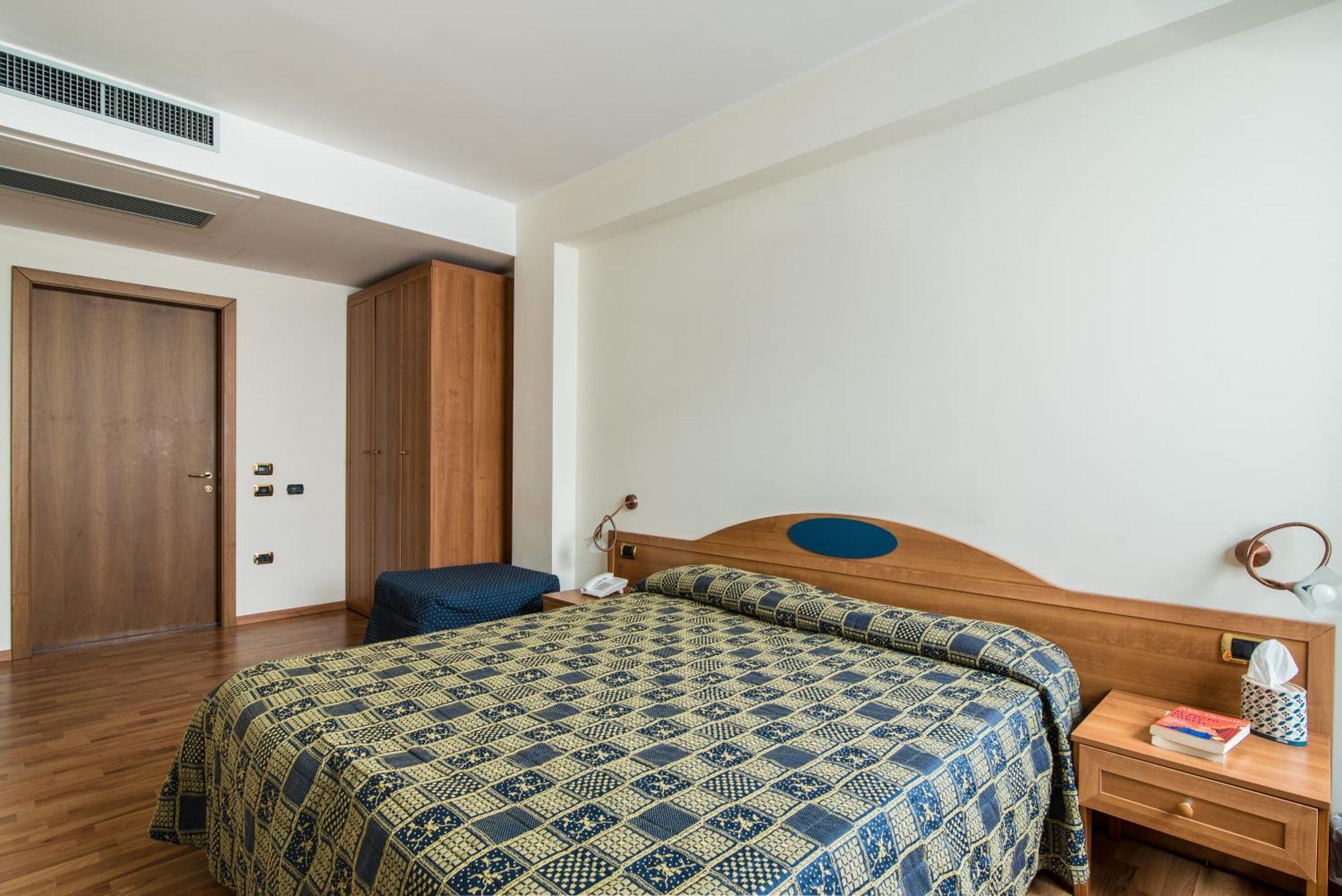 Hotel Porta Del Sole โซยาโน เดล ลาโก ภายนอก รูปภาพ