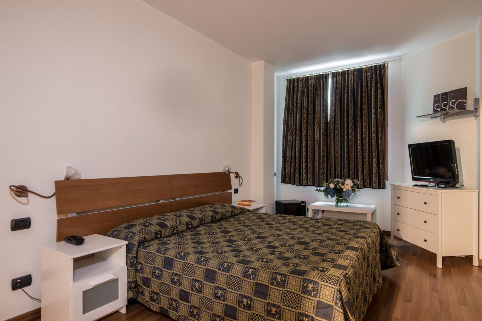 Hotel Porta Del Sole โซยาโน เดล ลาโก ภายนอก รูปภาพ